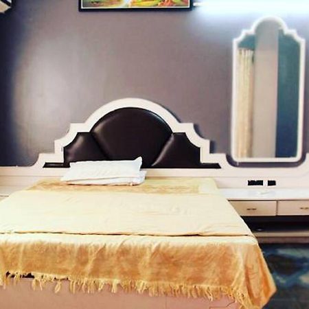 Hotel Vishwamitra Lātūr Εξωτερικό φωτογραφία