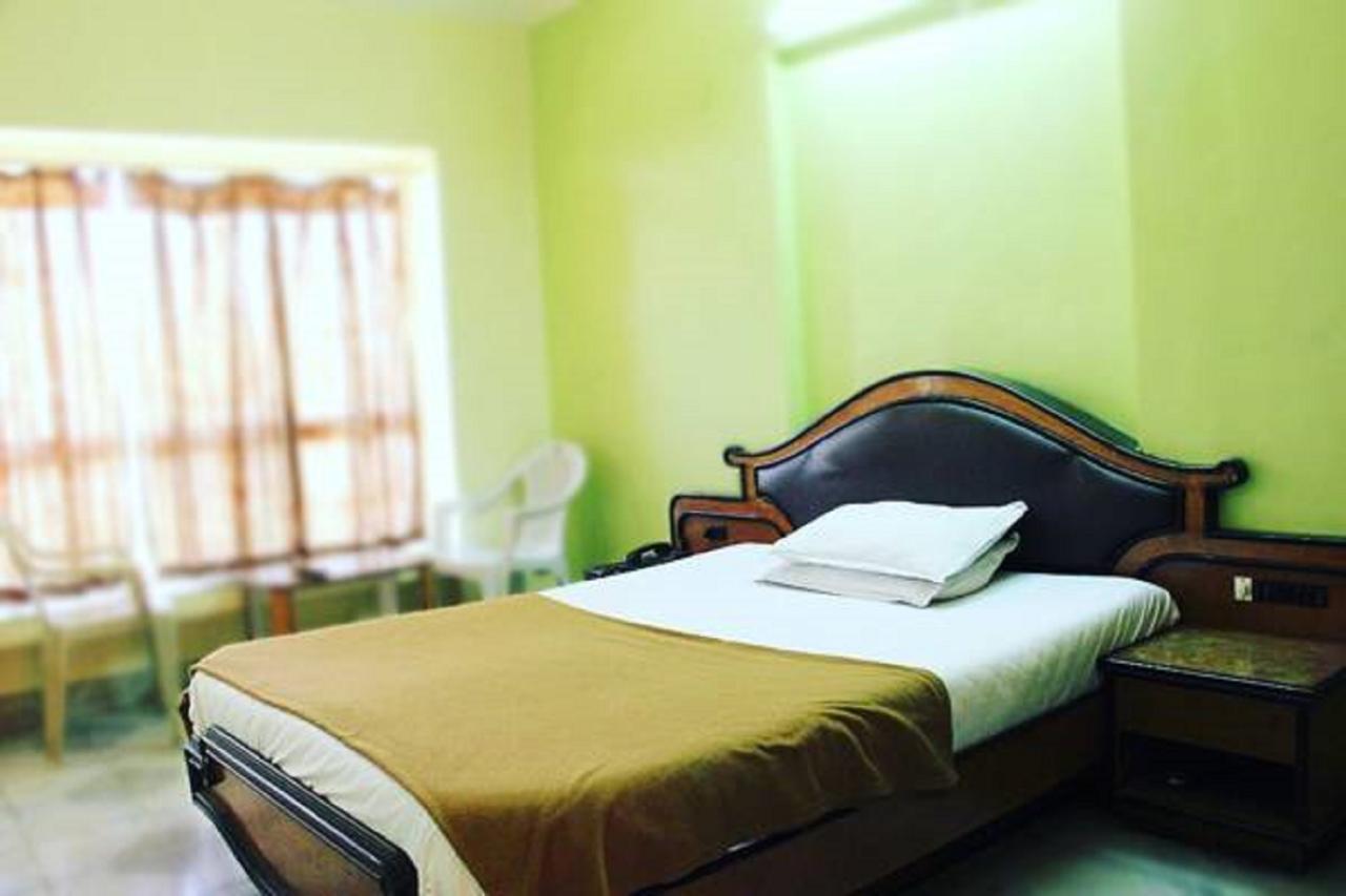 Hotel Vishwamitra Lātūr Εξωτερικό φωτογραφία